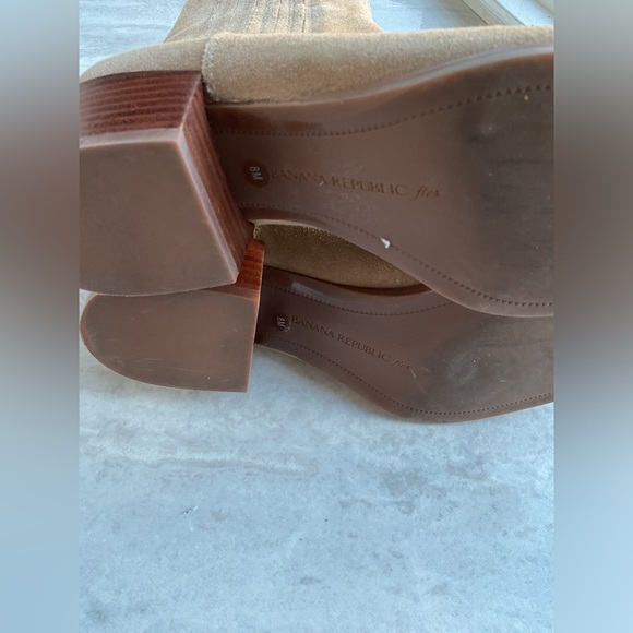 Banana Republic suede Chelsea bootie - Picture 4 of 5